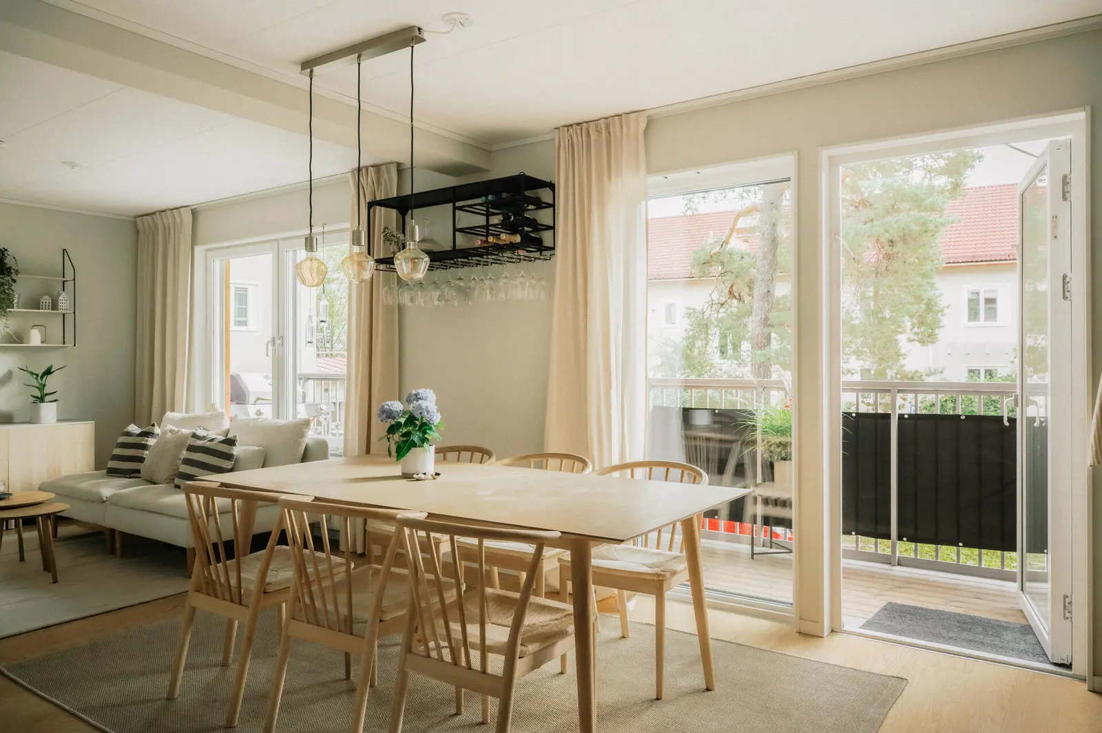 Apartment, Östra Gräsvägen 5, Nacka. Photo 1 of 30