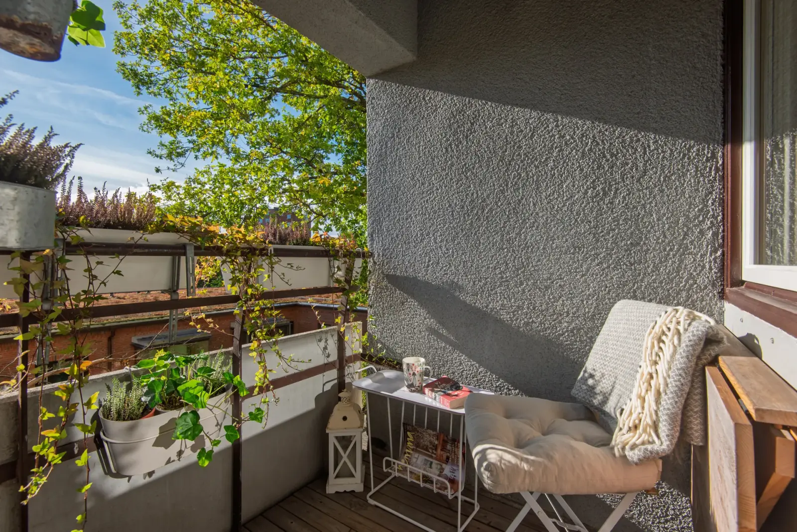 Apartment, Ljusstöparbacken 24, Stockholm. Photo 1 of 40