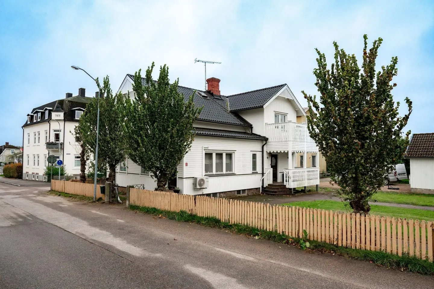 Villa, Fabriksgatan 4, Herrljunga. Bild 1 av 40