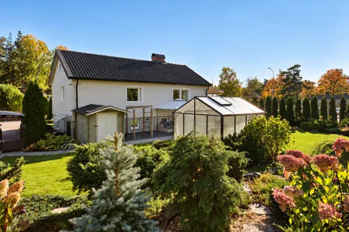 Villa, Chronas väg, Huddinge. Bild 1 av 34