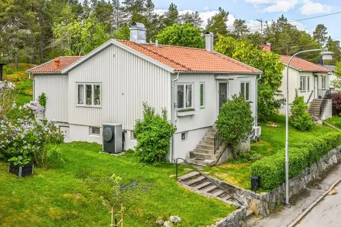 Bild 1 av 40 på Sandstensvägen 27