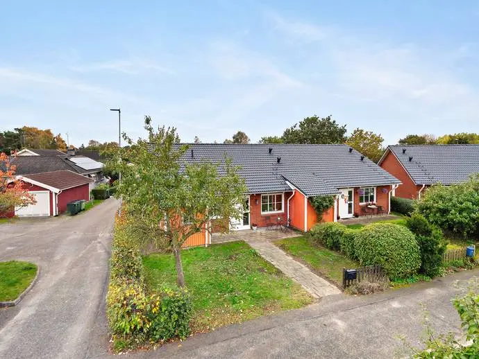 Lägenhet, Poppelvägen 5A. Bild 1 av 22