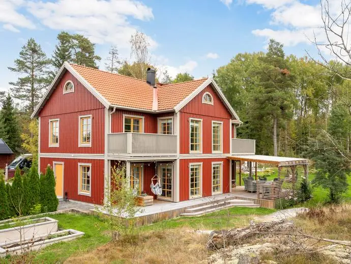 Villa, Almunge-Gränby 476. Bild 1 av 5