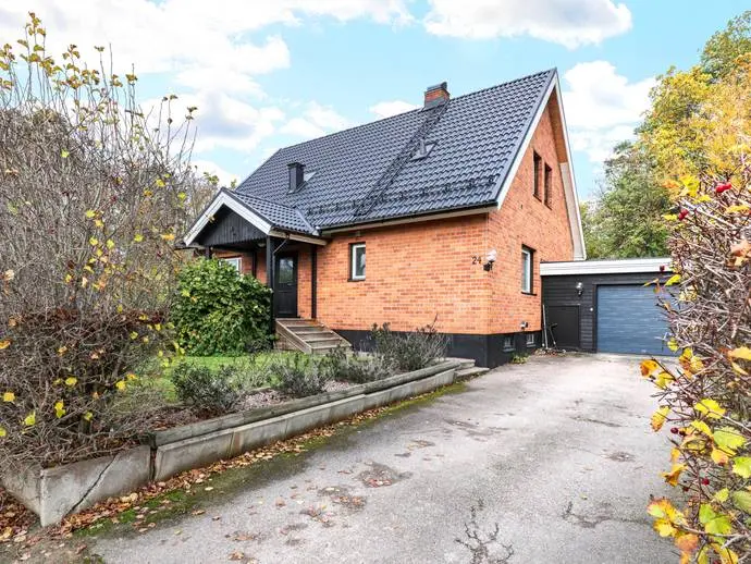Villa, Furugatan 24. Bild 1 av 5