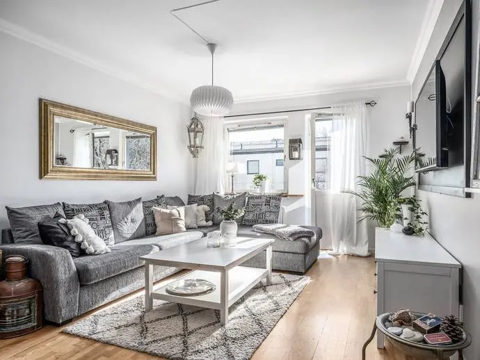 Apartment, Huggarvägen 28. Photo 1 of 19