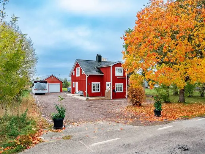 House, Genomfartsvägen 31. Photo 1 of 40