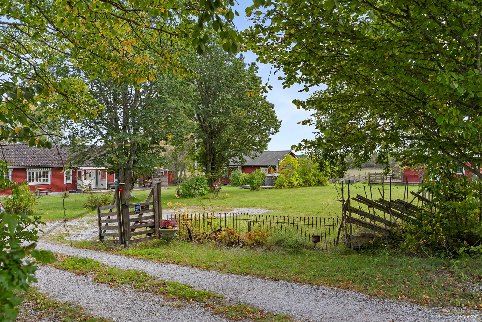 Villa, Hellvi Stengrinde 217, Gotland. Bild 1 av 30