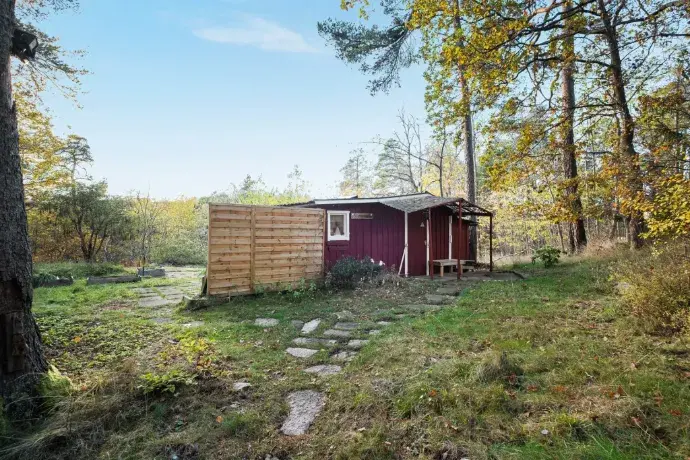 Fritidshus, Skuruparken stuga nr 51, Nacka. Bild 1 av 14