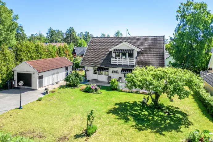 House, Erstaviksvägen 14, Tyresö. Photo 1 of 26