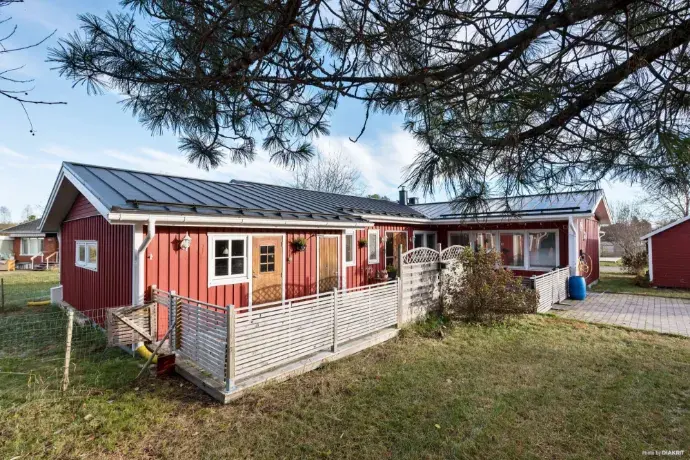 House, Skomakargatan 5, Kalix. Photo 1 of 28