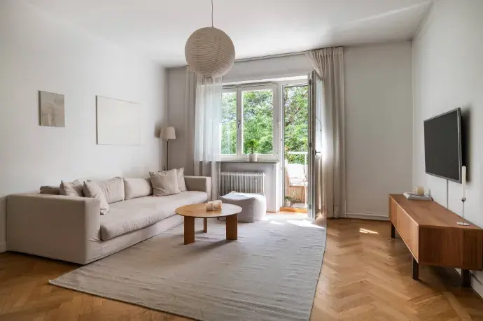 Lägenhet, Kinnekullevägen 47, Stockholm. Bild 1 av 38