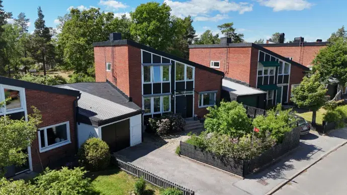 Semi-detached/terraced, Långsjöhöjden 56, Älvsjö. Photo 1 of 40