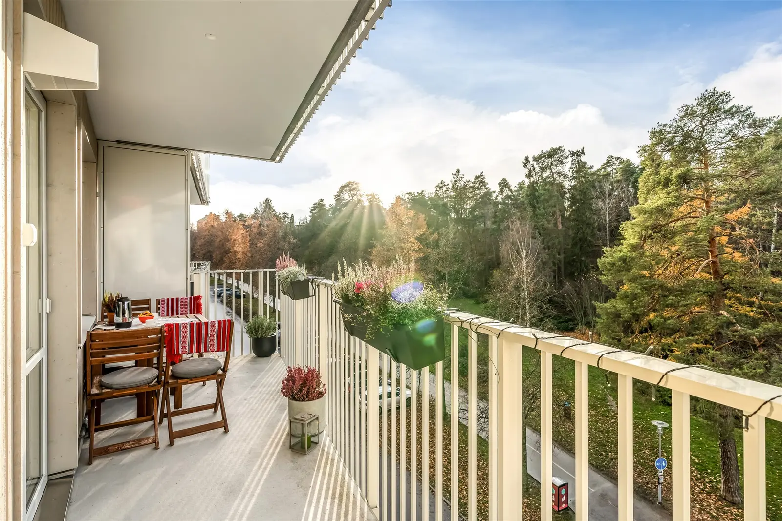 Lägenhet, Vackra vägen 18, Sundbyberg. Bild 1 av 28