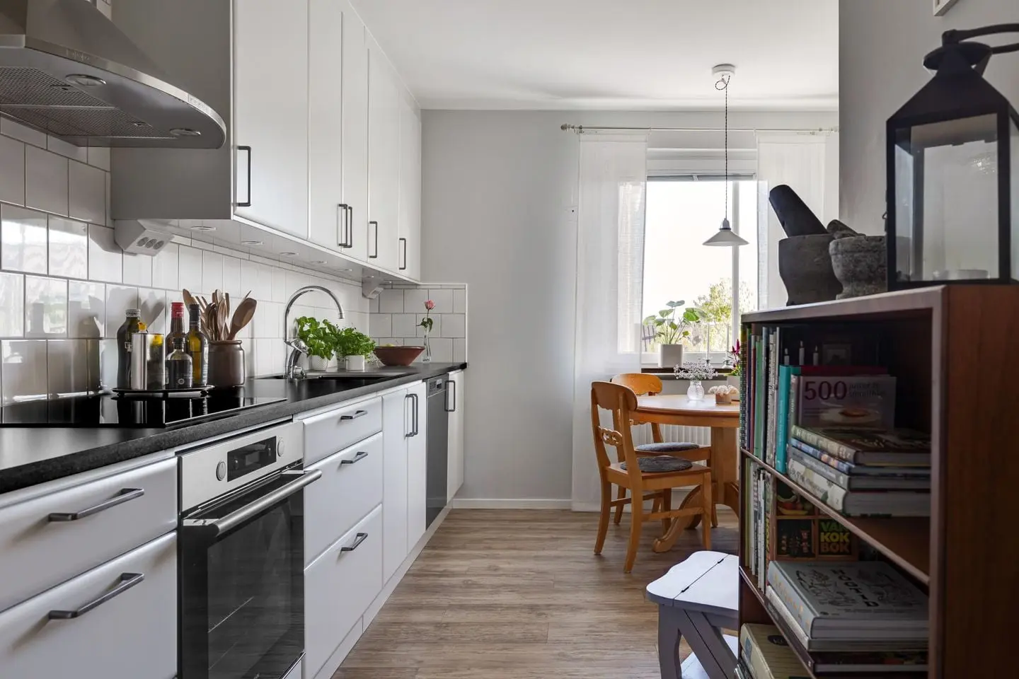 Lägenhet, Hallströmsgatan 14, Västervik. Bild 1 av 39