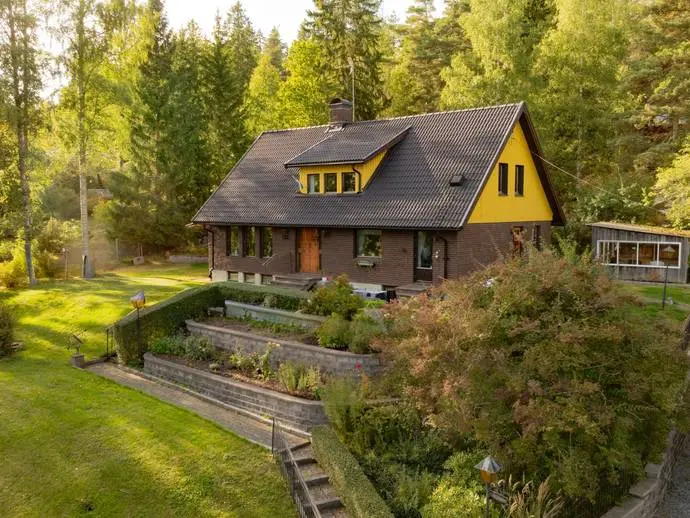 Villa, Sjöbergsvägen 25. Bild 1 av 25
