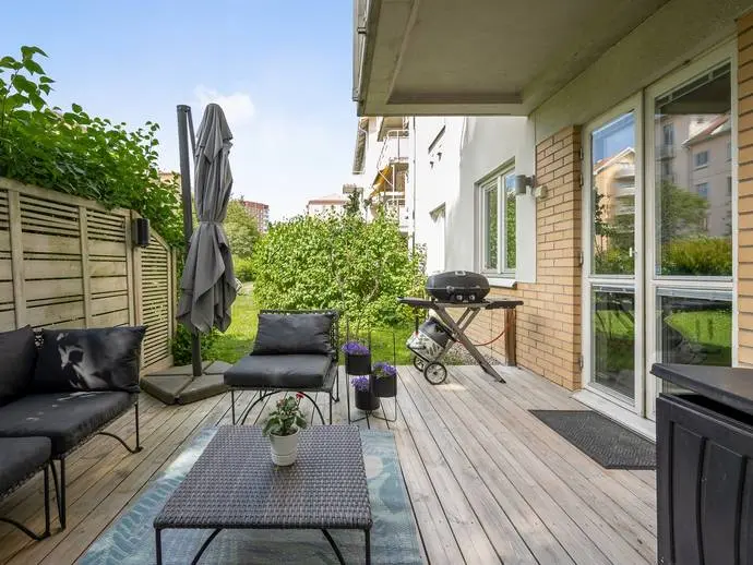 Lägenhet, Mäster Simons Väg 13A. Bild 1 av 26