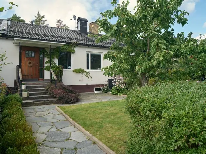 Semi-detached/terraced, Nämndemansbacken 19. Photo 1 of 5