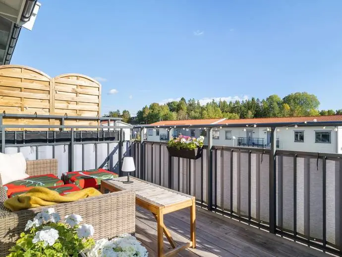 Lägenhet, Skogsmulles väg 50C. Bild 1 av 29