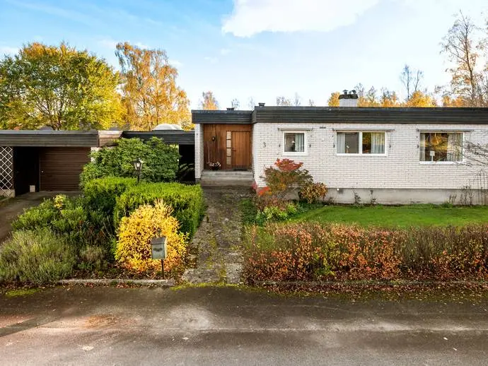 Villa, Blåbärsvägen 3. Bild 1 av 32