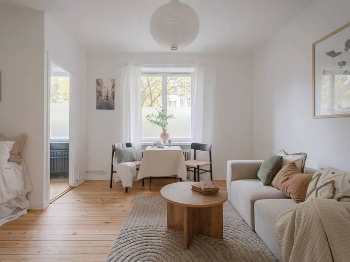 Lägenhet, Nioörtsvägen  26. Bild 1 av 28