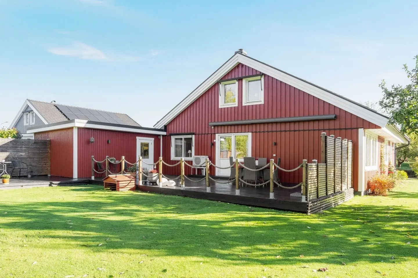 Villa, Floravägen 23, Grums. Bild 1 av 36