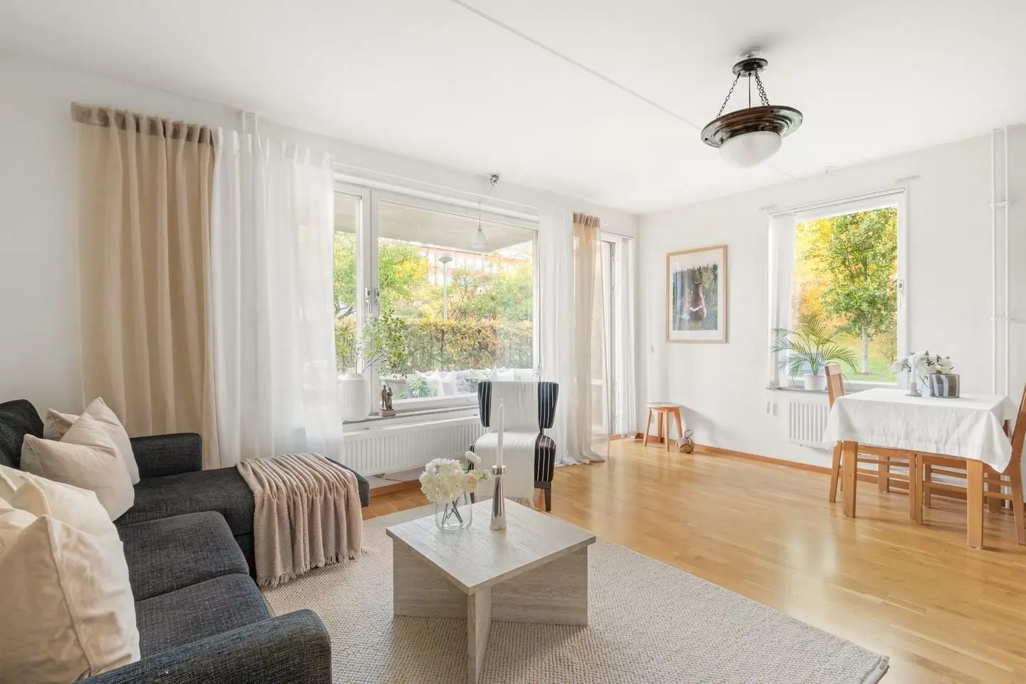 Lägenhet, Mattvägen 7, Stockholm. Bild 1 av 25