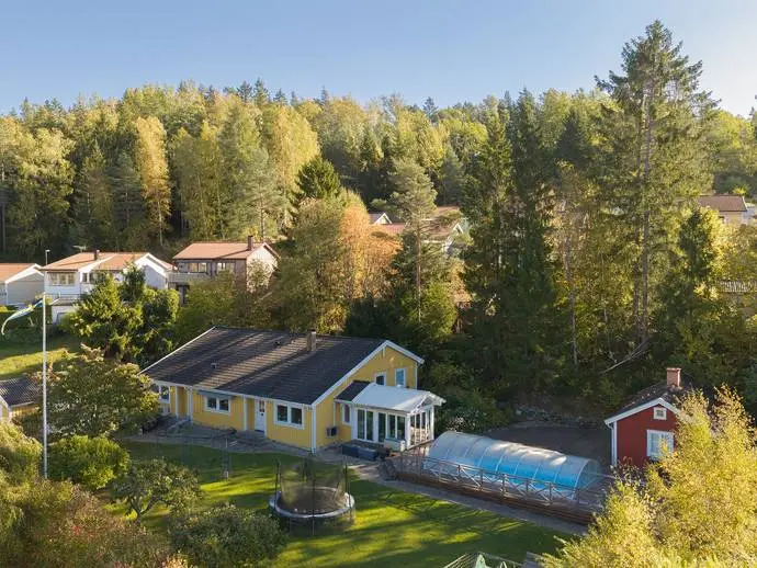 House, Strandvägen 27. Photo 1 of 5