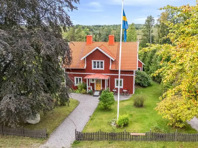 House, Stationsvägen 2. Photo 1 of 5