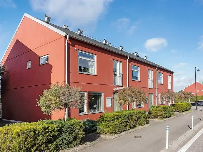 Par-/radhus, Lantmannagatan 8C. Bild 1 av 5