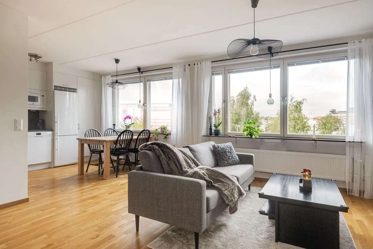 Apartment, Lotta Svärds Gränd 14, Stockholm. Photo 1 of 37