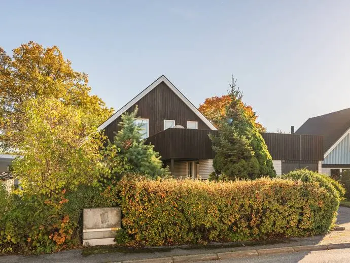 Villa, Verdandivägen 14. Bild 1 av 5