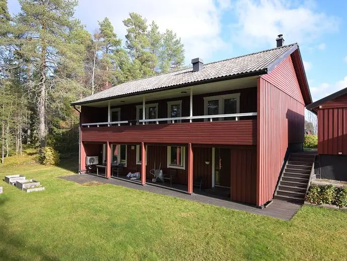Villa, Violvägen 12. Bild 1 av 40