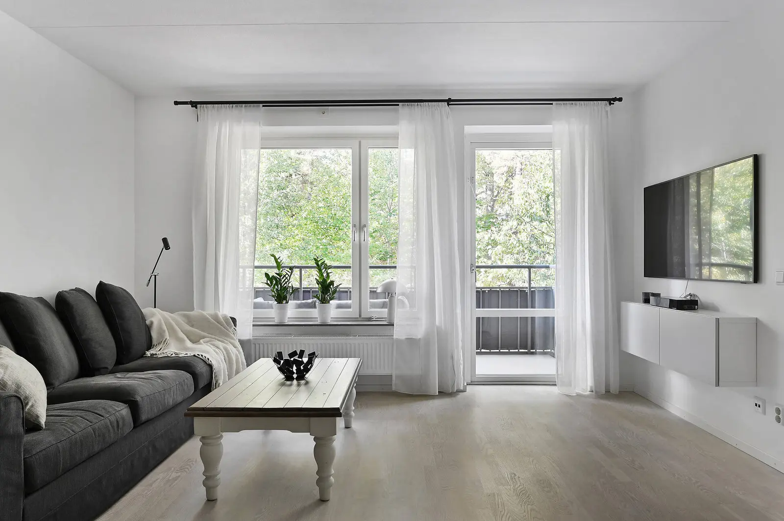 Apartment, Ågesta broväg 54, Farsta. Photo 1 of 17