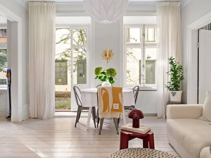 Apartment, Vegagatan 15. Photo 1 of 22