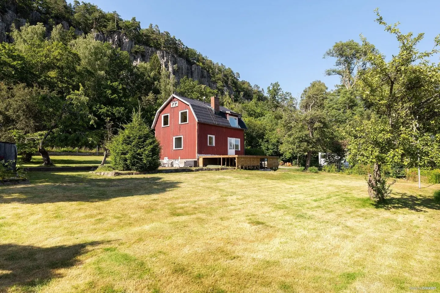 Villa, Lilleskog 327, Vänersborg. Bild 1 av 23