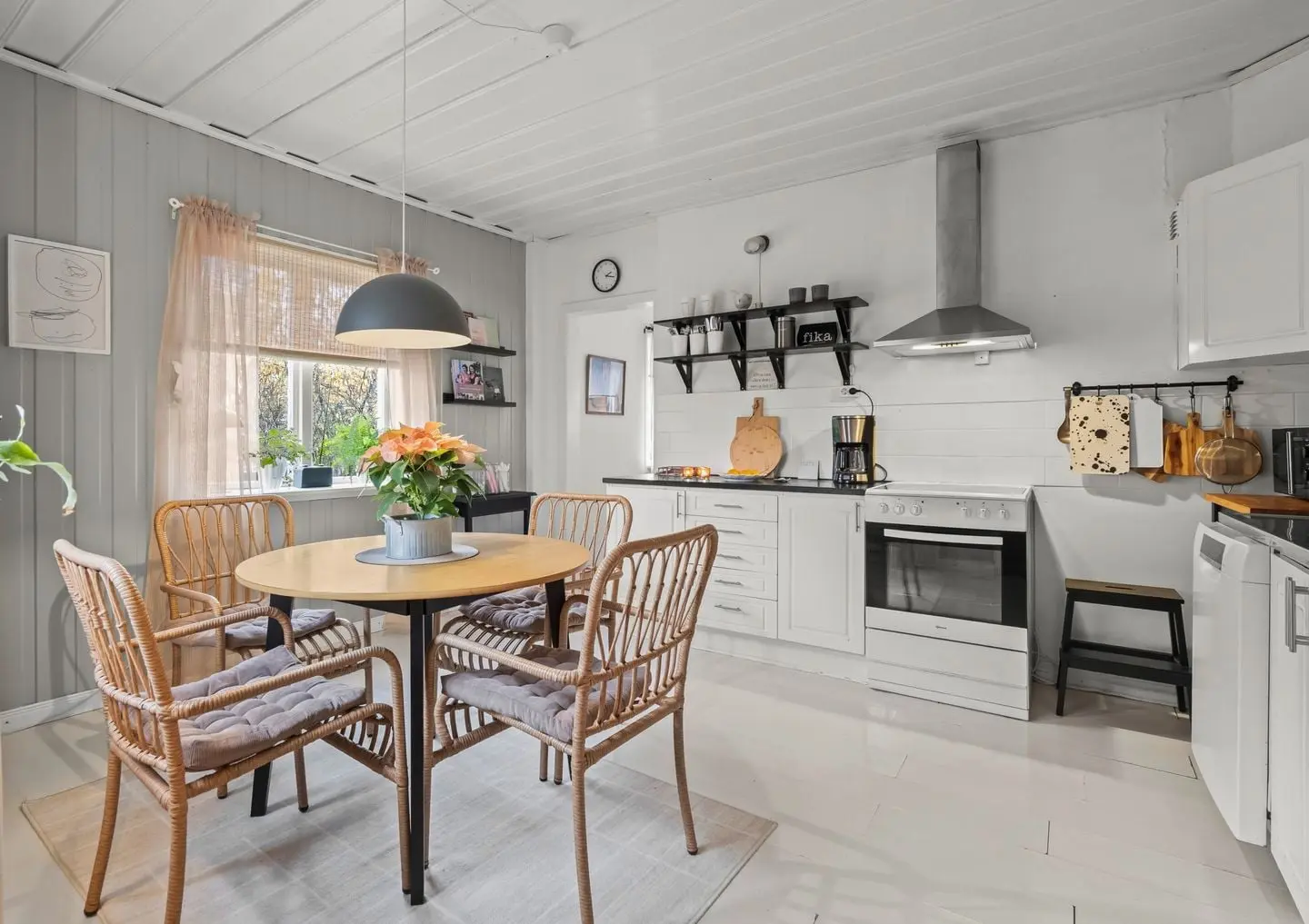 Villa, Allévägen 22, Sandviken. Bild 1 av 22