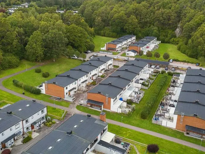 Par-/radhus, Violinvägen 75. Bild 1 av 26