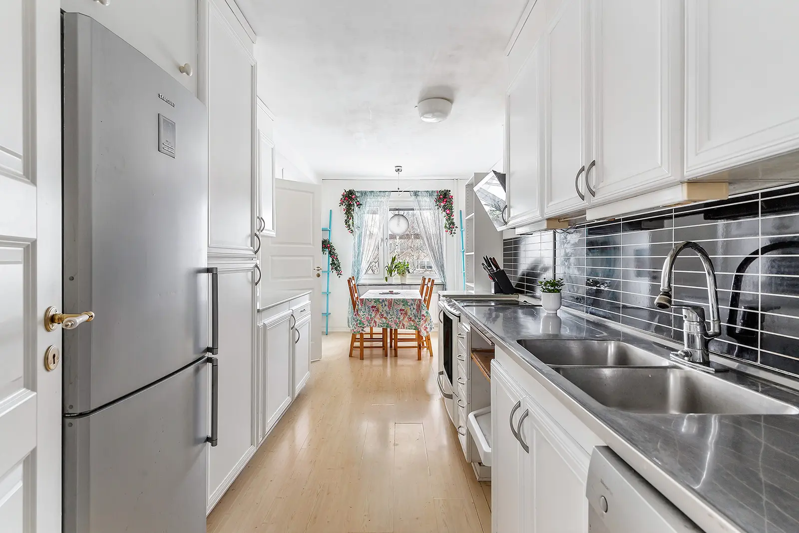 Apartment, Sotingeplan 32, 1tr, Stockholm. Photo 1 of 17