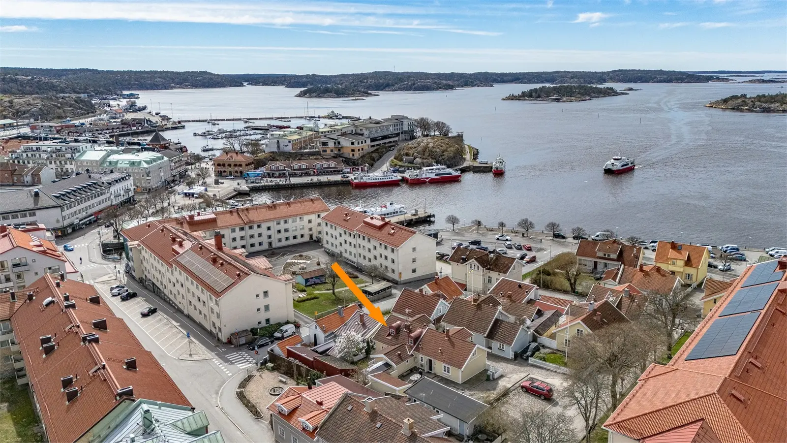 Image 1 of 5 of Lilla Uddegatan 4