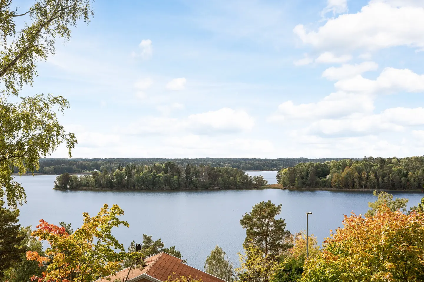Image 1 of 5 of Kaprifolvägen 33