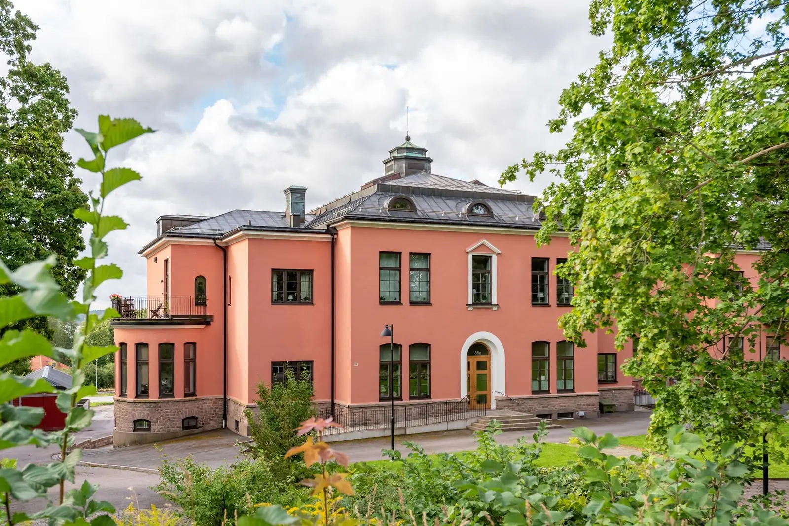 Lägenhet, Kungsvägen 38A, Karlskoga. Bild 1 av 40