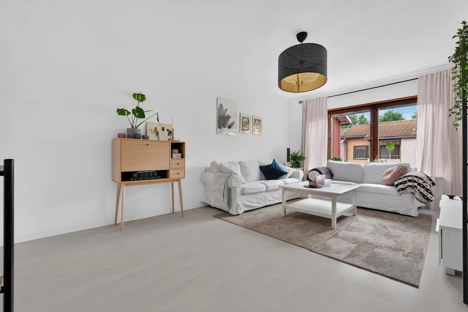 Image 1 of 31 of Dirigentvägen 180