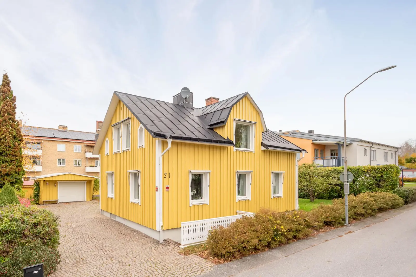 Villa, Johannes kyrkogata 21, Kumla. Bild 1 av 40