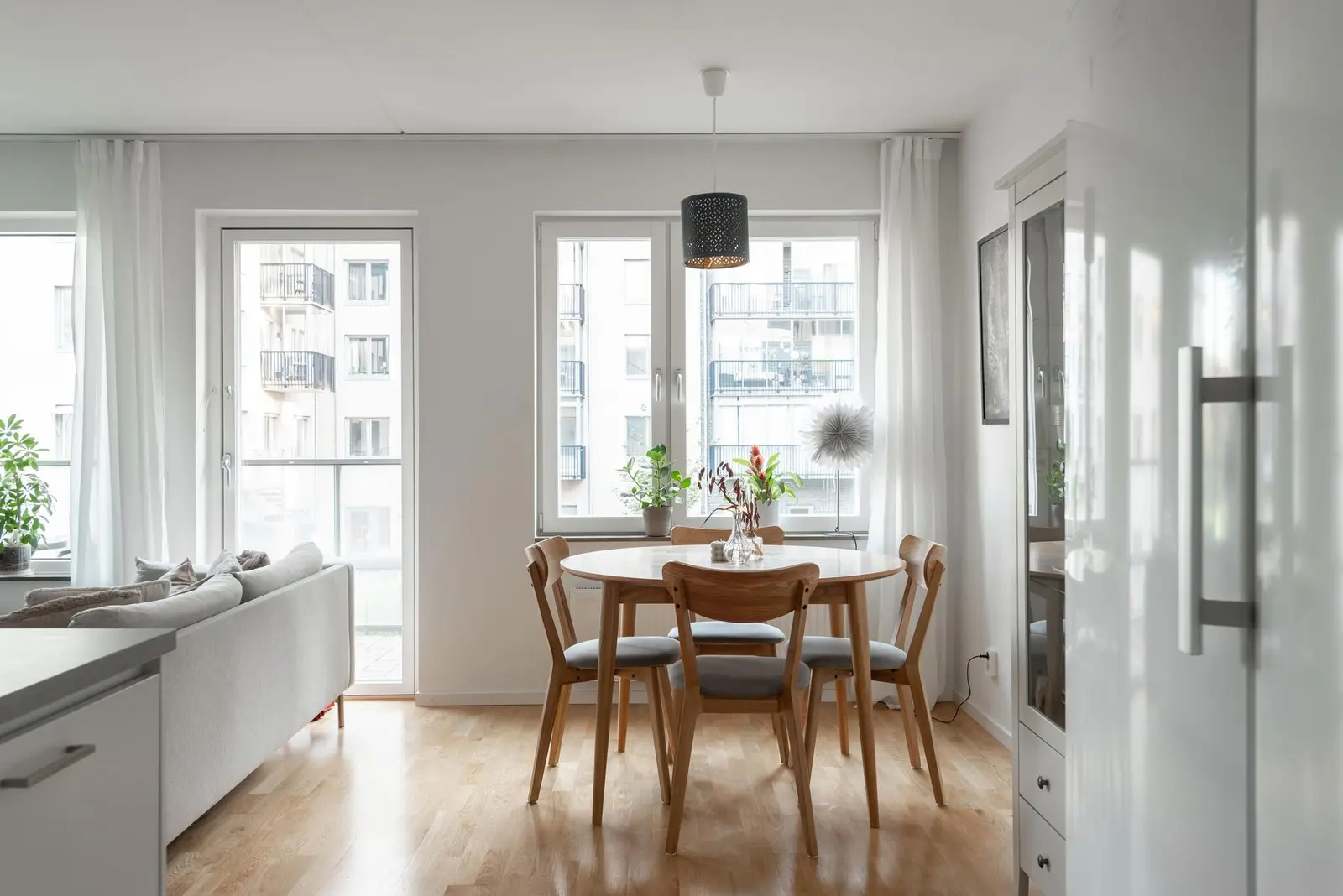 Image 1 of 31 of Arbetargatan 5A