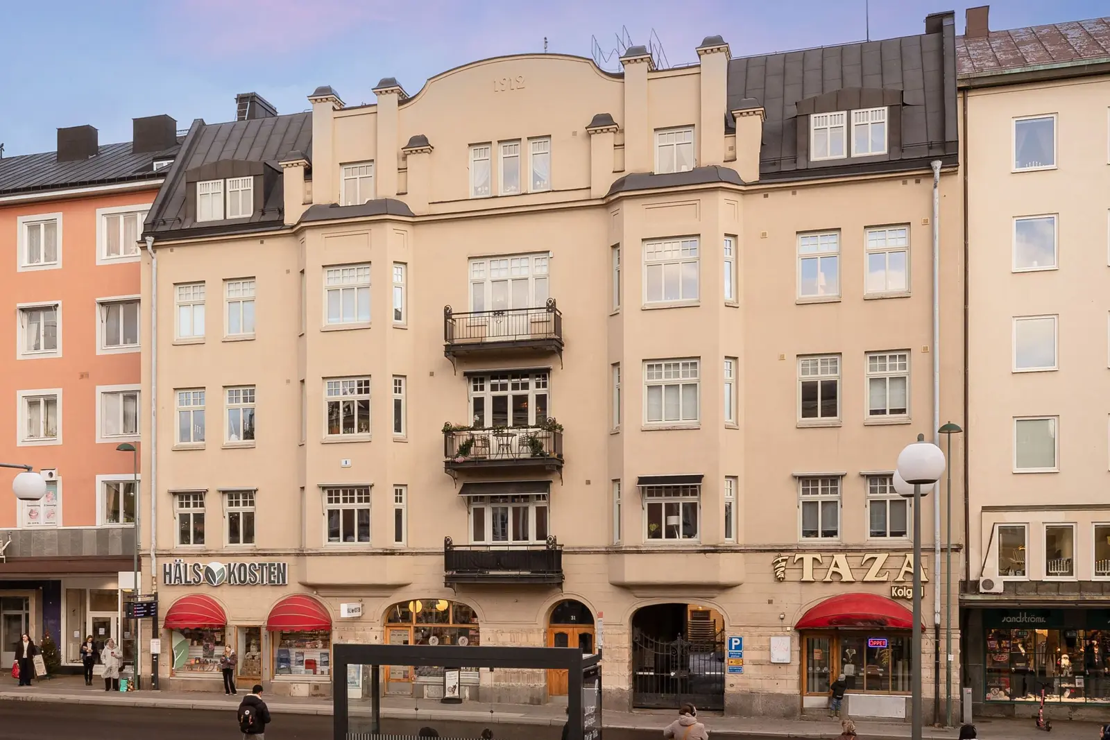 Lägenhet, S:t Larsgatan 31A, Linköping. Bild 1 av 25