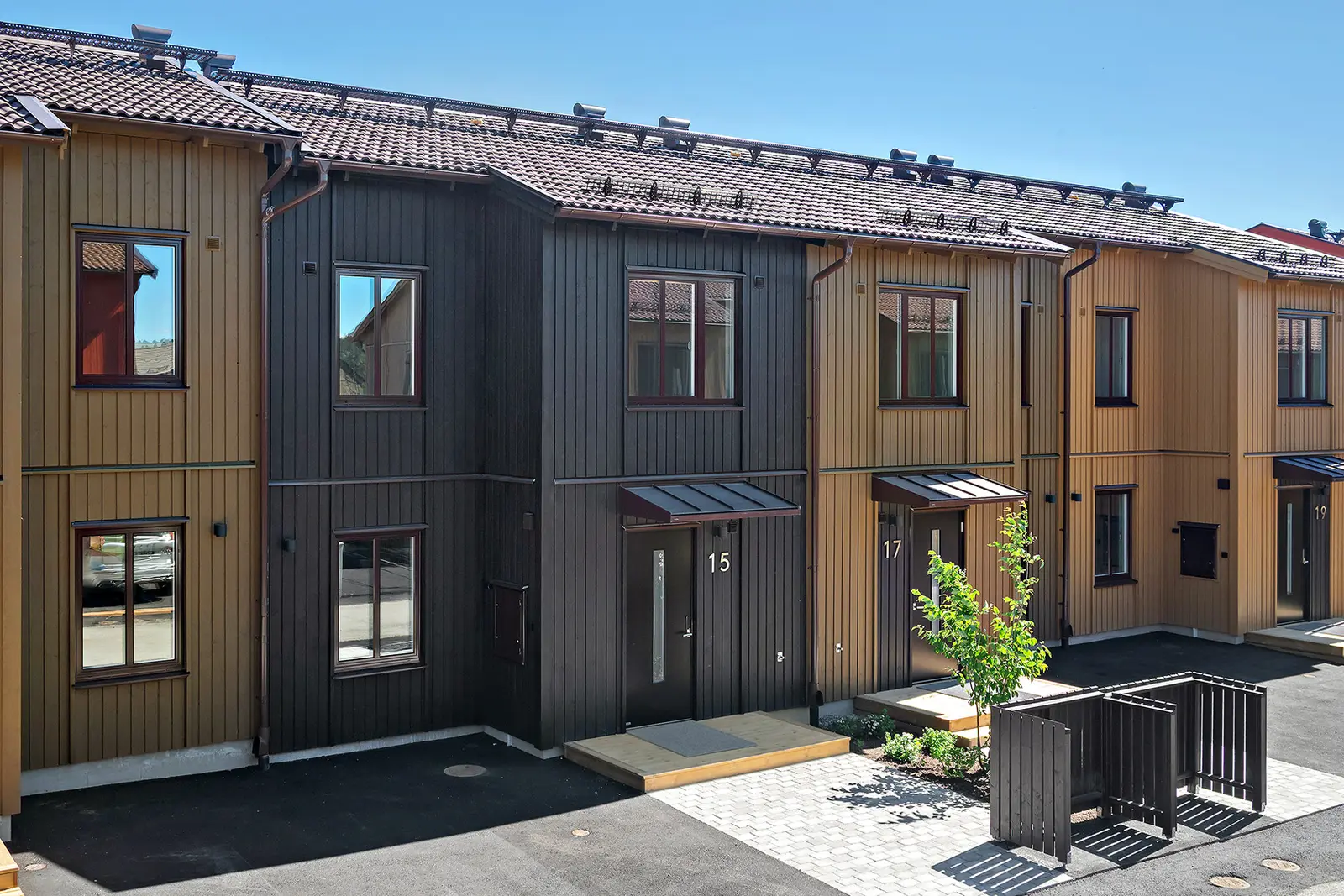 Lägenhet, Luserngatan 15, Upplands Väsby. Bild 1 av 32