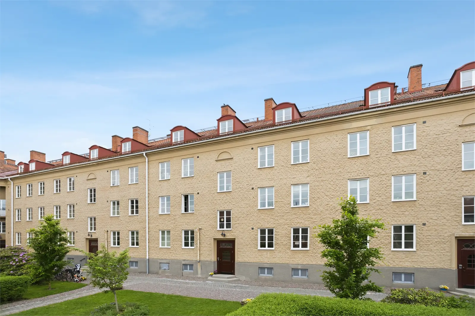 Lägenhet, Trozelligatan 13 U3. Bild 1 av 32